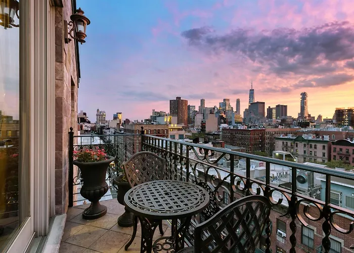 The Historic Blue Moon Hotel - Nyc